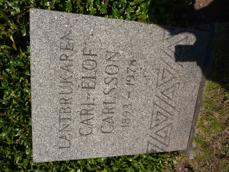 Grave number: NK 1    92