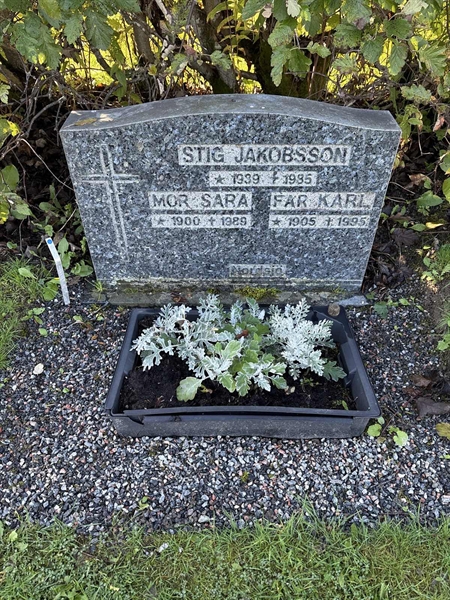Grave number: 4 N NC    43-44-45