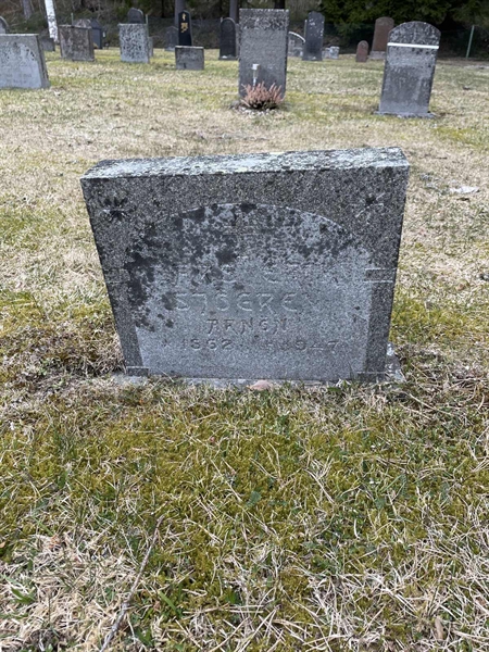Grave number: R 2   108-E