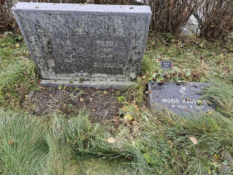 Grave number: AK C  3803-3805