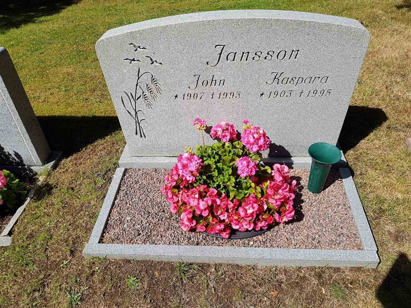 Grave number: 01  2211