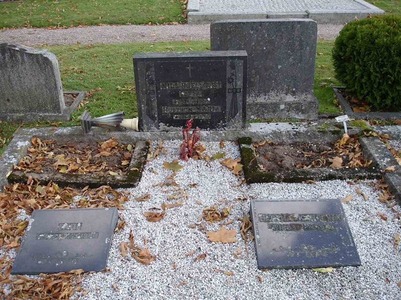 Grave number: FN N    10, 11