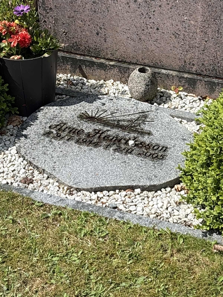 Grave number: SKF G   150, 151
