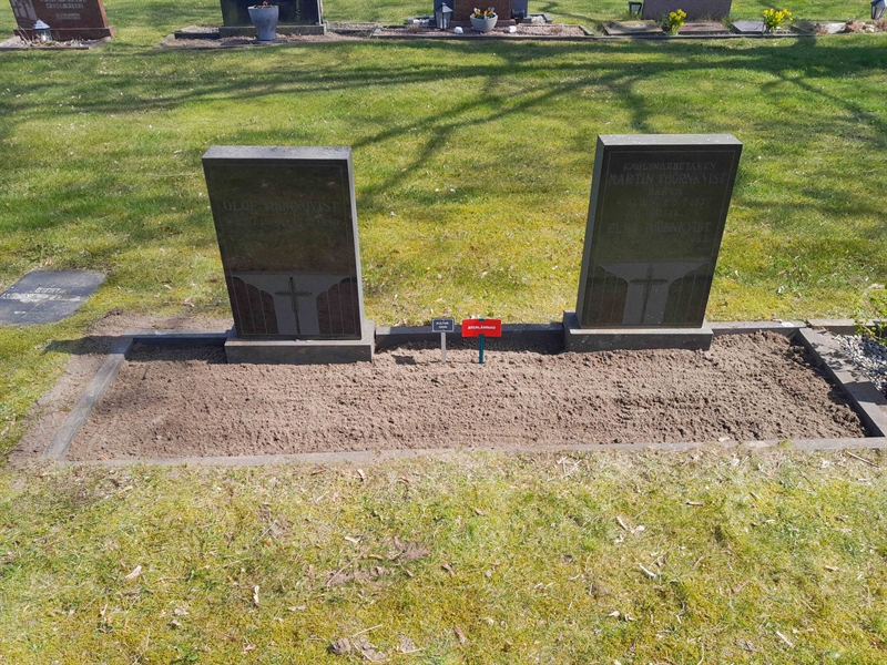 Grave number: 3 F   205, 206