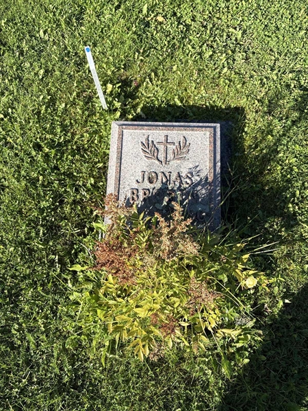Grave number: 4 N NF   107