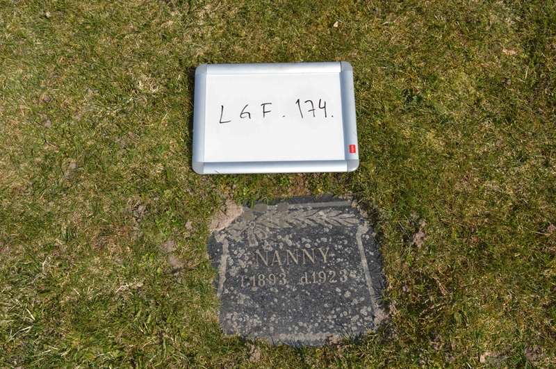 Grave number: LG F   174