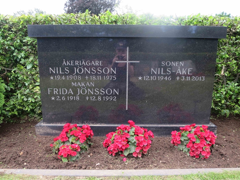 Grave number: NSK 13    10