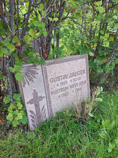 Gravnummer: NK F B    99