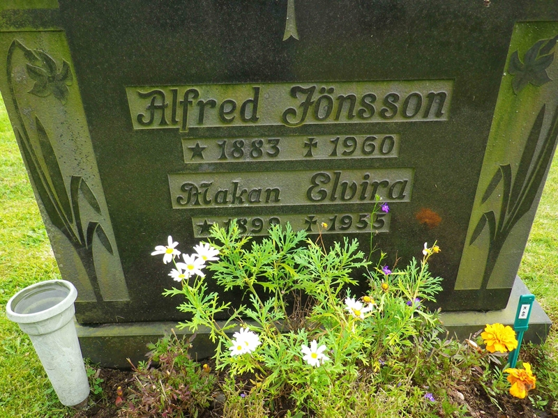 Grave number: VI K    40, 41