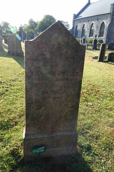 Grave number: TR 1A   304i