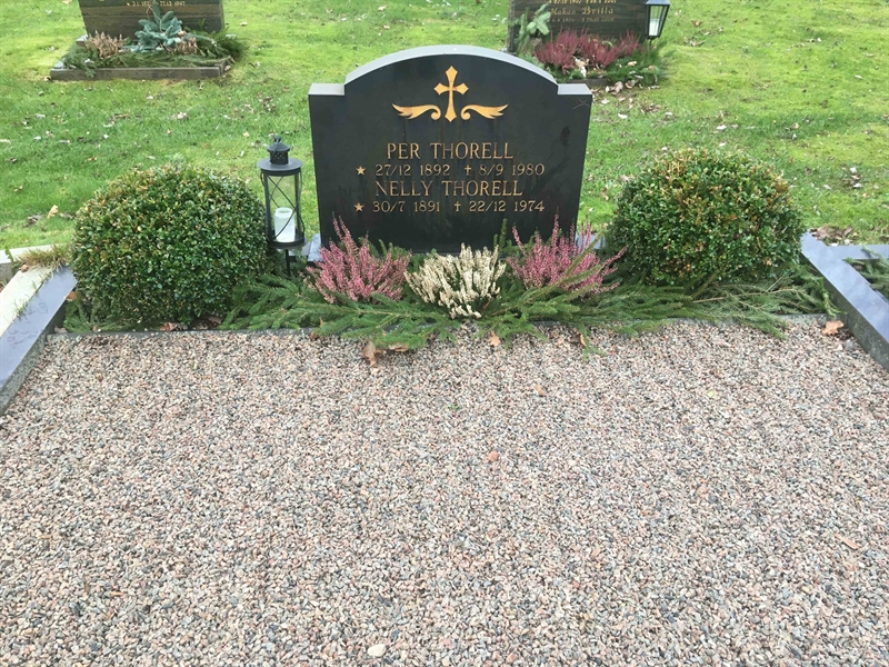Grave number: TÖ 1     9