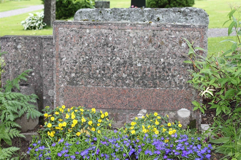 Grave number: GK SUNEM   153, 154
