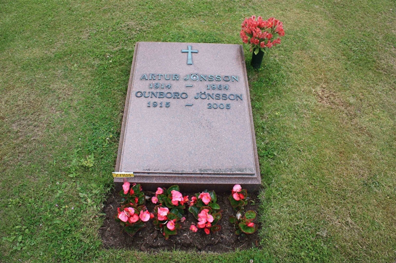 Grave number: Ö 27i   104, 105