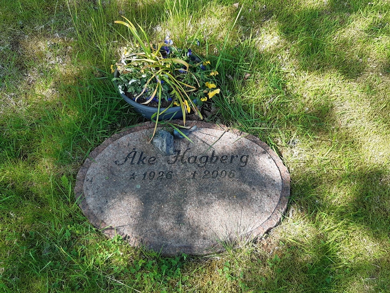 Grave number: KA 18  1714