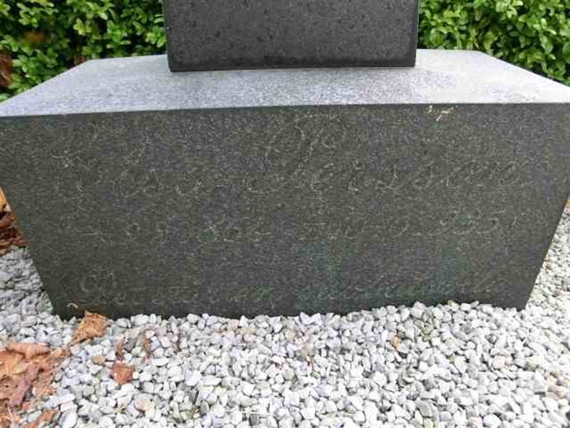 Grave number: ÖK H    018