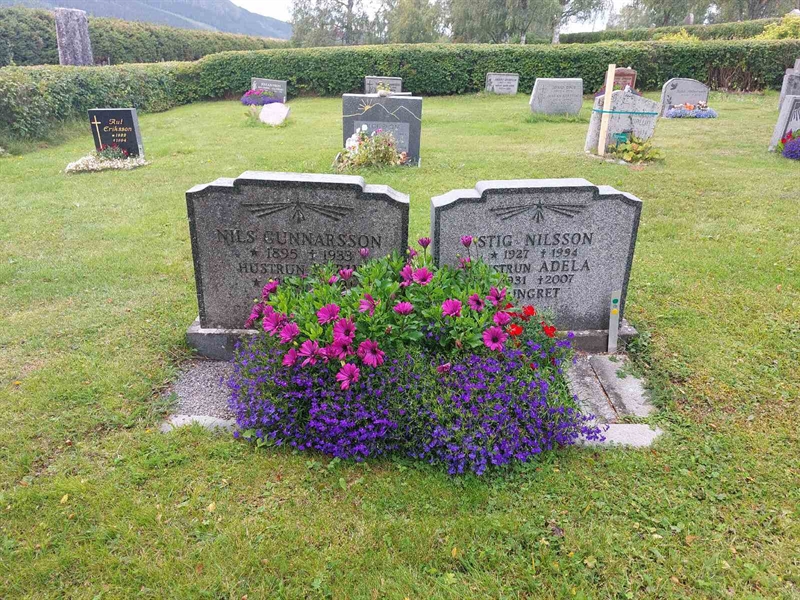 Grave number: K K   190, 191