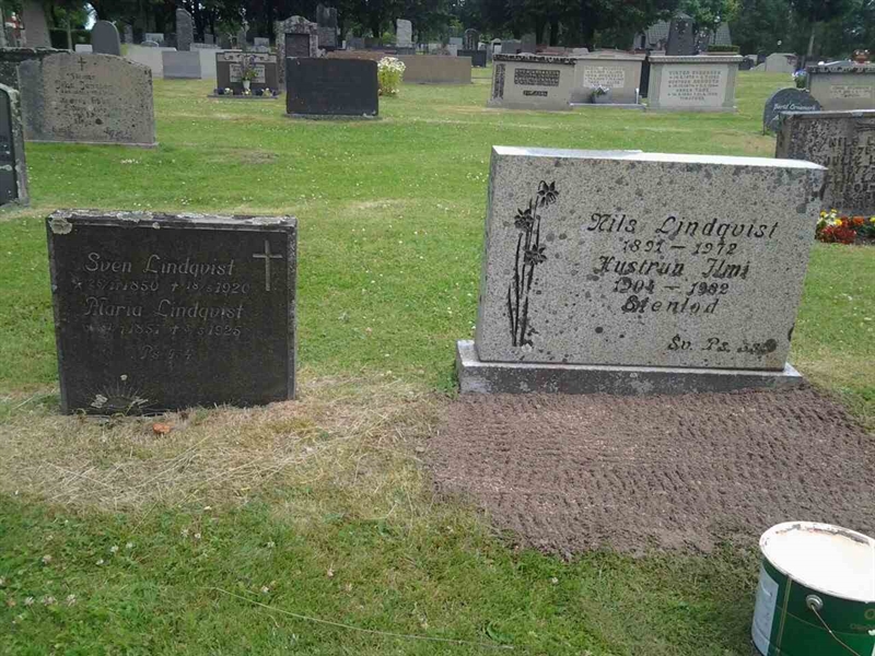 Grave number: 01 H   124, 125, 126