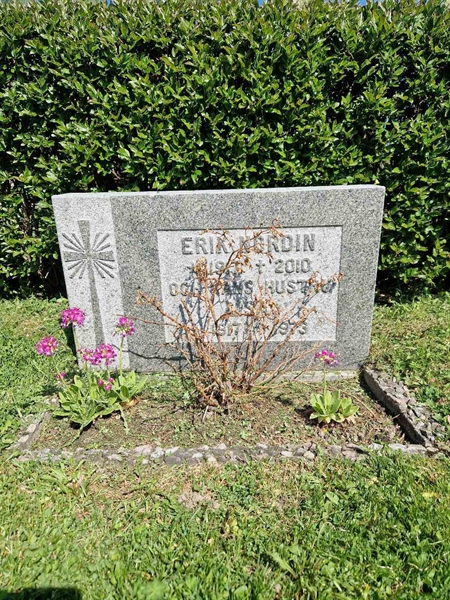 Grave number: 501 27 5445-5446