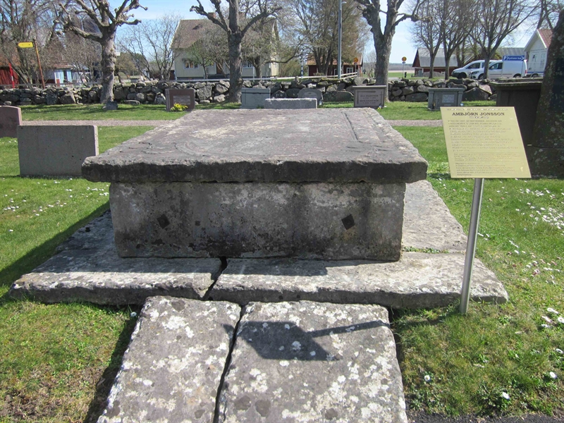 Grave number: 04 C   78, 79, 80