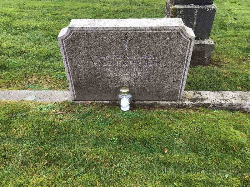 Grave number: 40 B   102-103