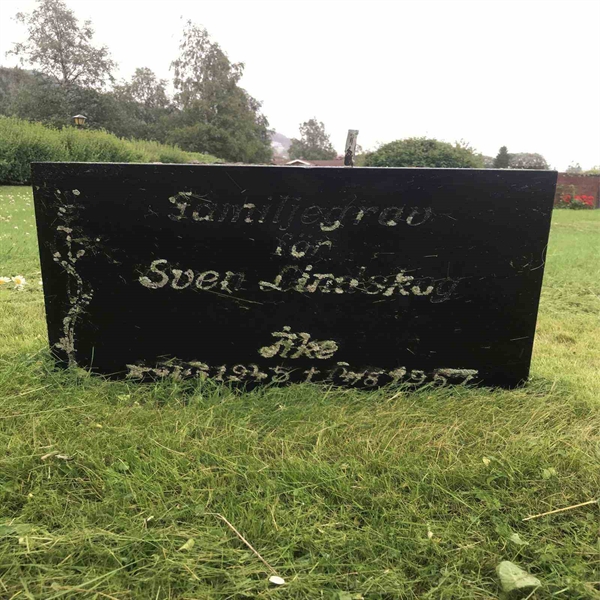 Grave number: ÅR B    73, 74