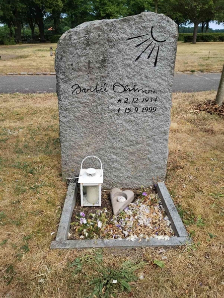 Grave number: NÅ 36   124