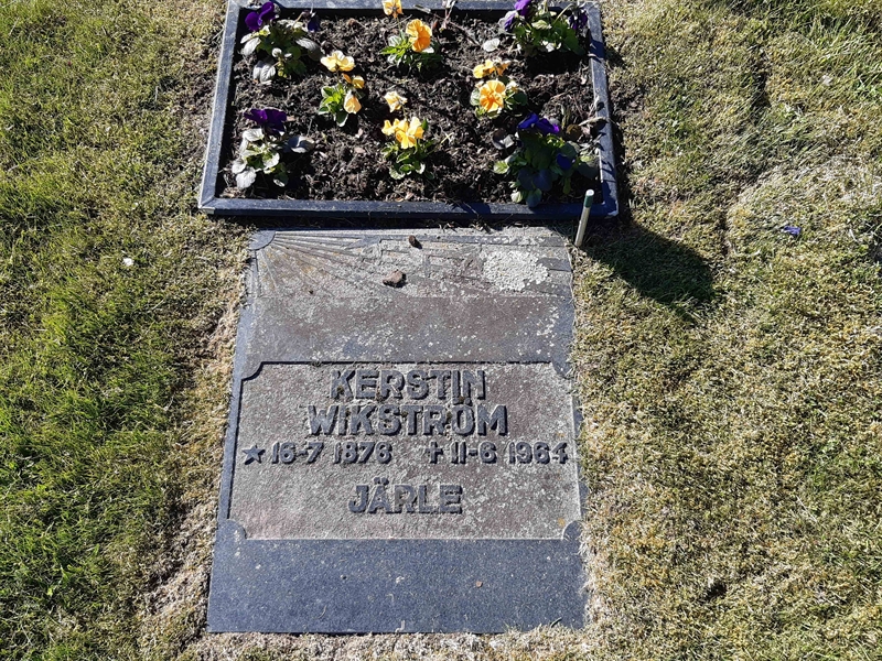 Grave number: KA 03    31