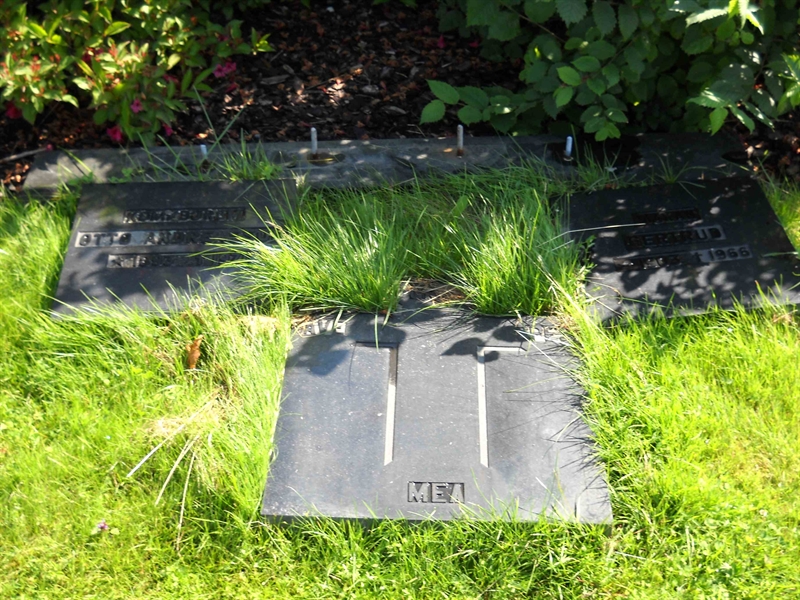Grave number: 1 01  132