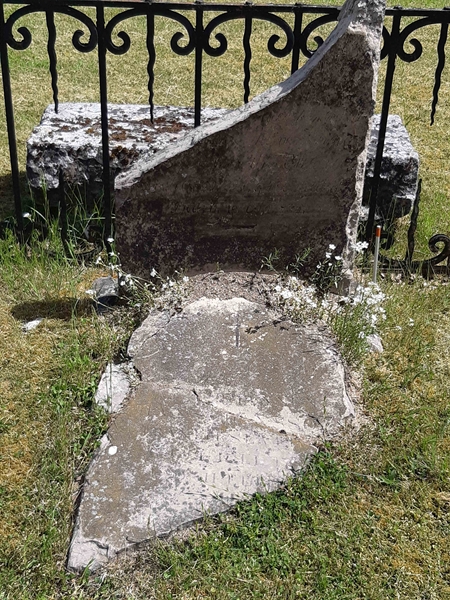 Grave number: JÄ 03    53