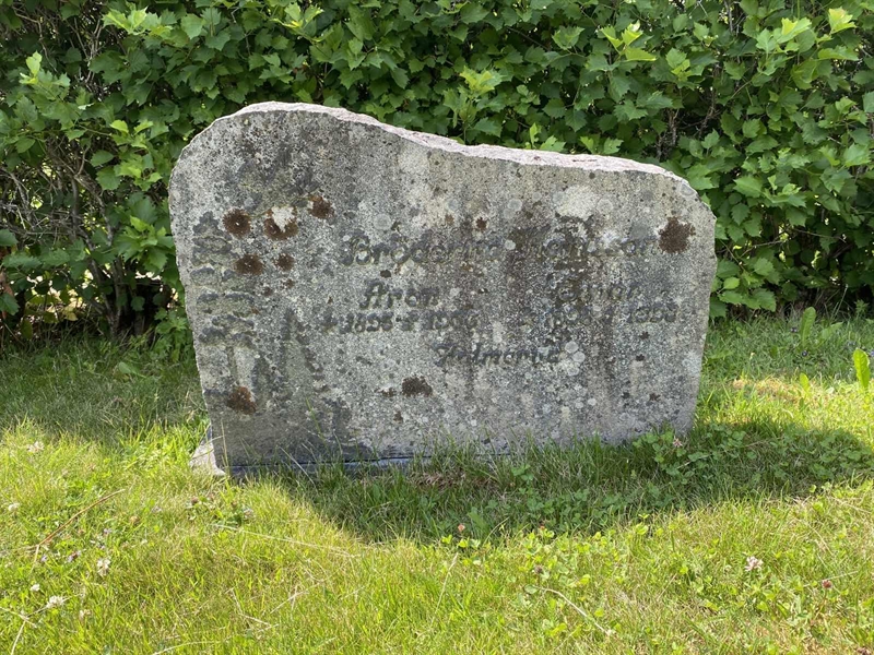 Grave number: 8 1 03   210