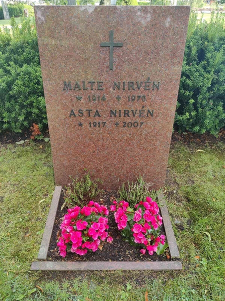 Grave number: VK E    38, 39