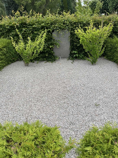 Grave number: NK II 24-25