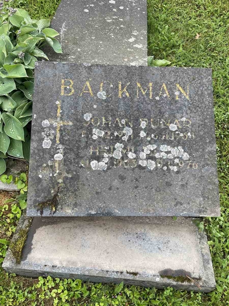 Grave number: N 4 4   623