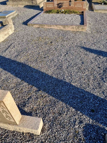 Grave number: TG 005 0743