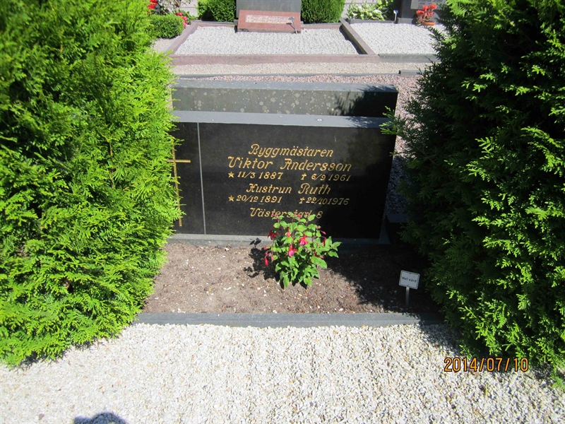Grave number: 8 L 141-142