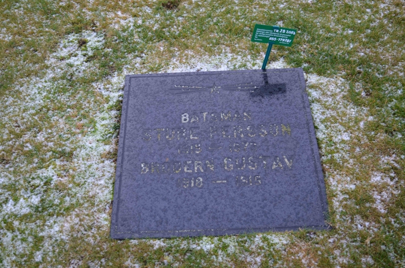 Grave number: TR 2B   208b