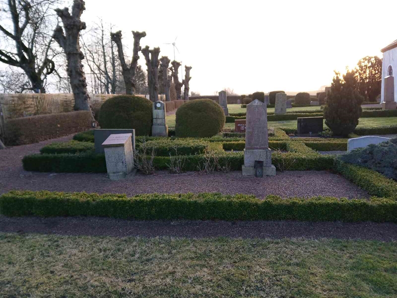 Grave number: TI A 547, 548, 549, 550, 551