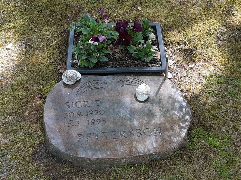 Grave number: KA 15   126