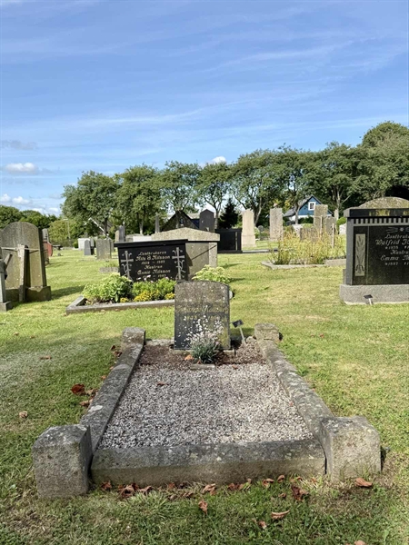 Grave number: ON C   565
