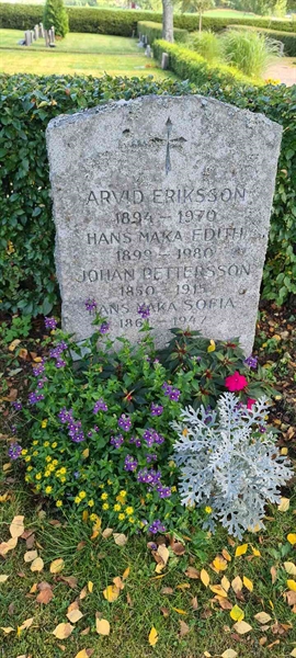 Grave number: M D  133, 134
