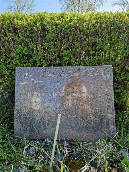 Grave number: 501 16 3068