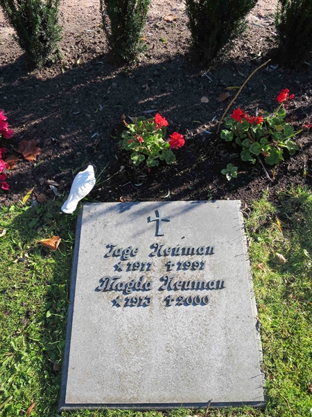 Grave number: HÖB 52    10