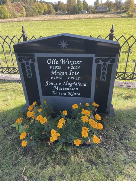 Grave number: H 1    54