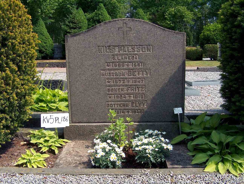 Grave number: HÖB 5   186