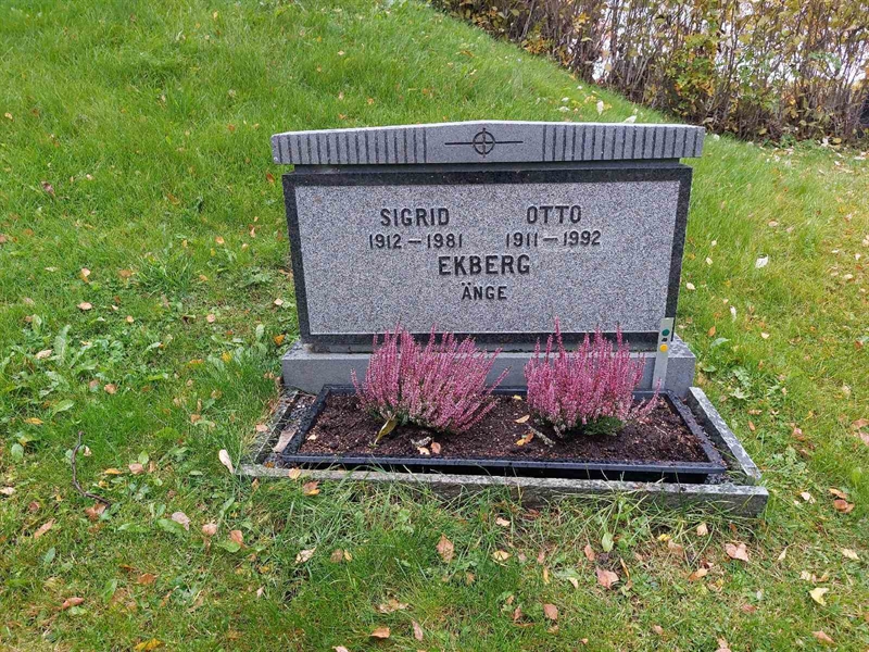 Grave number: NY H   320