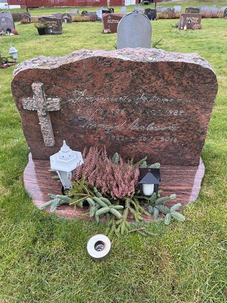 Grave number: Ärt 60 32    13+14