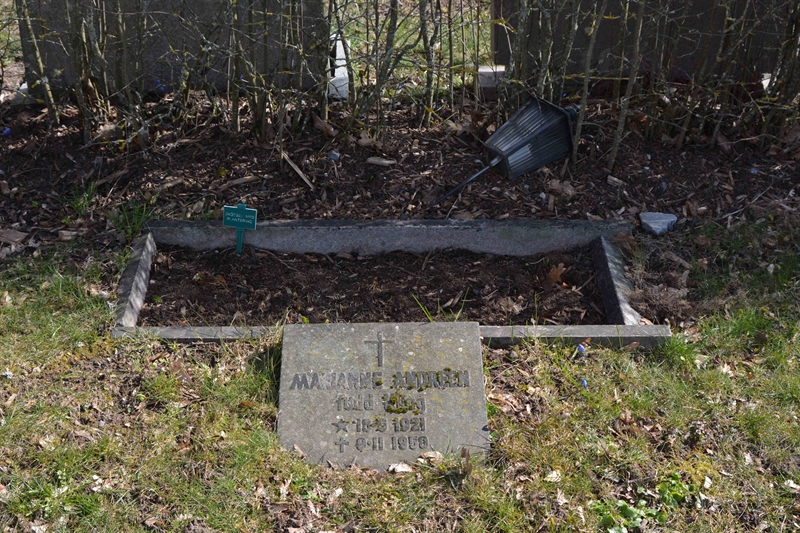 Grave number: B1 5    17, 18
