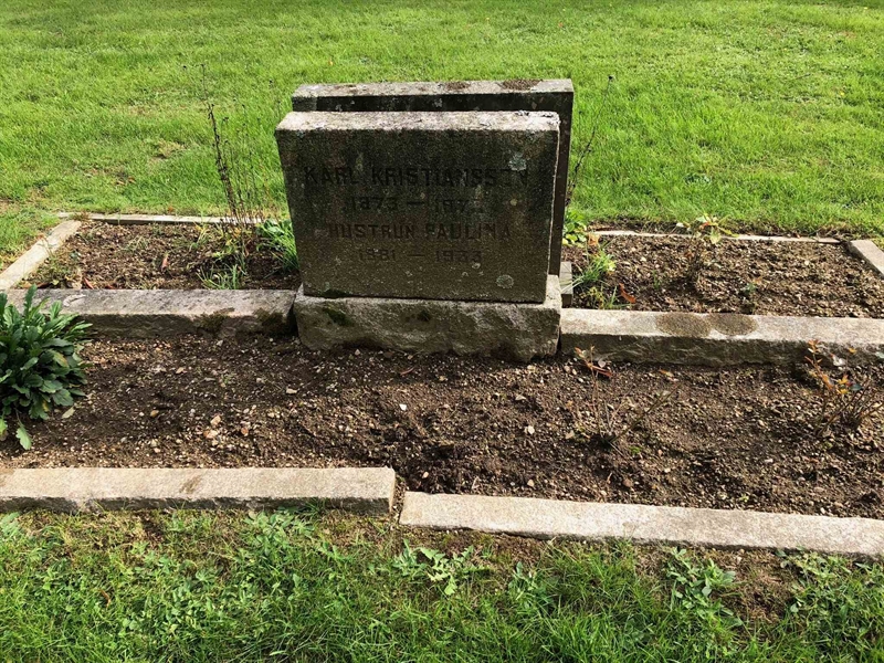 Grave number: RK H    15, 16