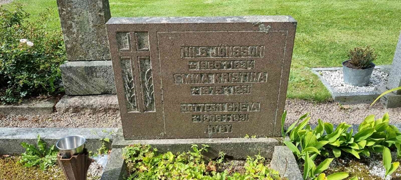 Grave number: LM 3 52  001