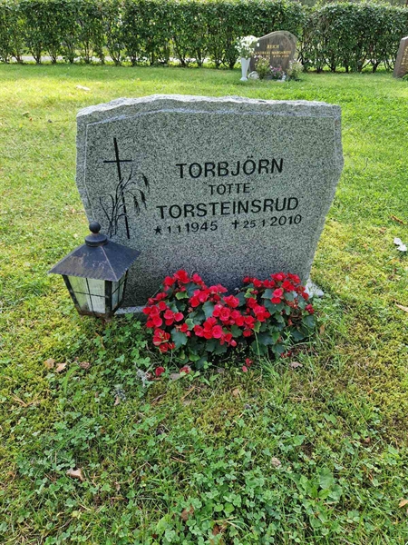 Grave number: 1 KV16    29